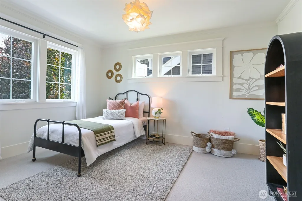 2222 Warren Avenue N Seattle WA 98109