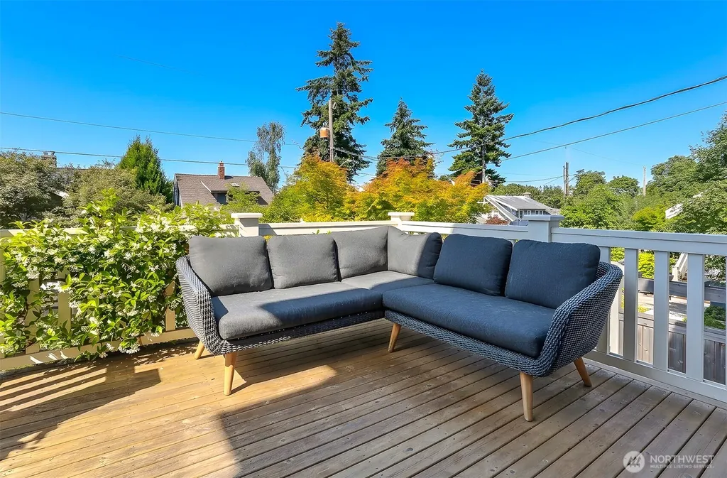 2222 Warren Avenue N Seattle WA 98109
