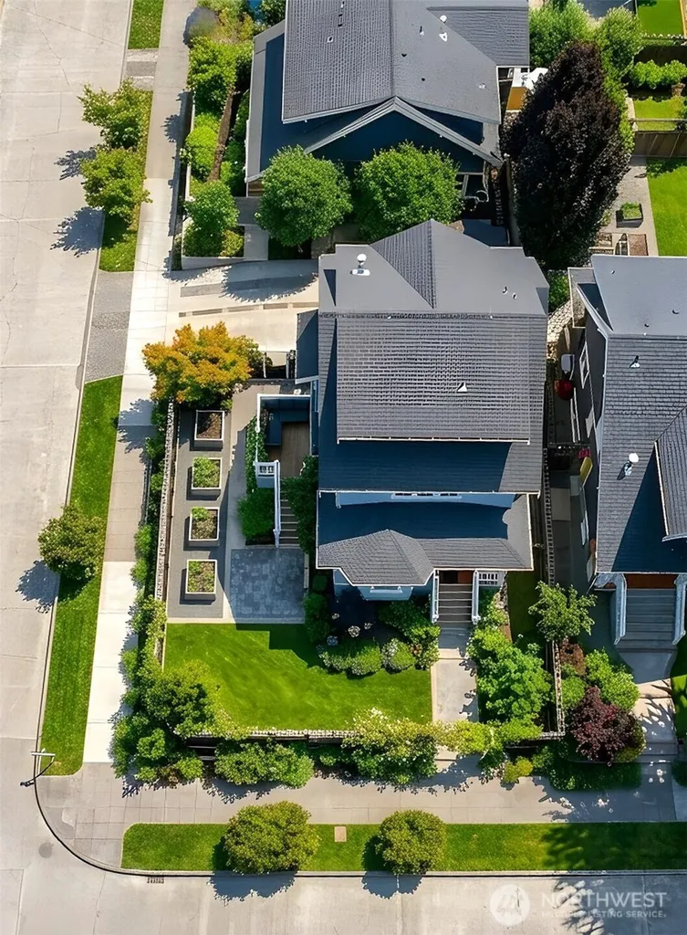 2222 Warren Avenue N Seattle WA 98109