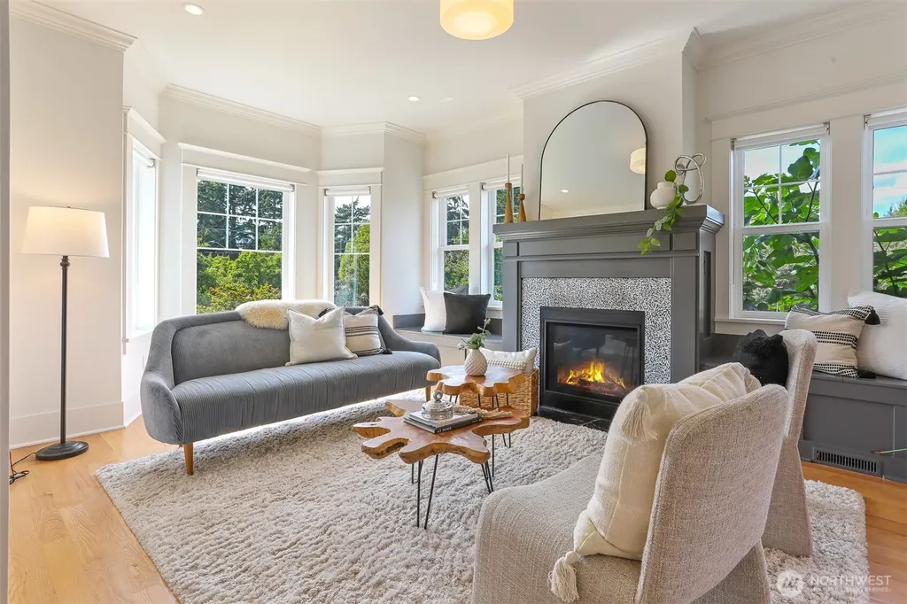2222 Warren Avenue N Seattle WA 98109
