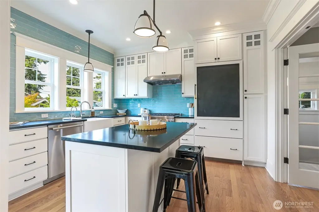 2222 Warren Avenue N Seattle WA 98109