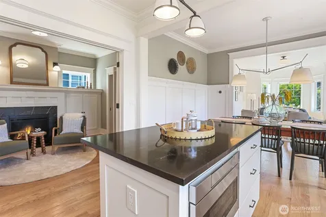 2222 Warren Avenue N Seattle WA 98109