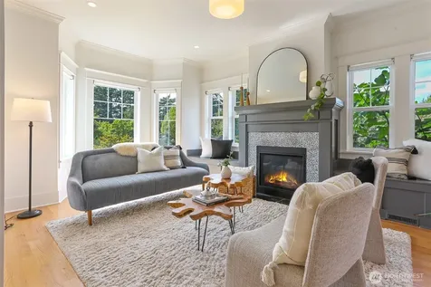 2222 Warren Avenue N Seattle WA 98109
