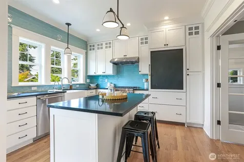 2222 Warren Avenue N Seattle WA 98109