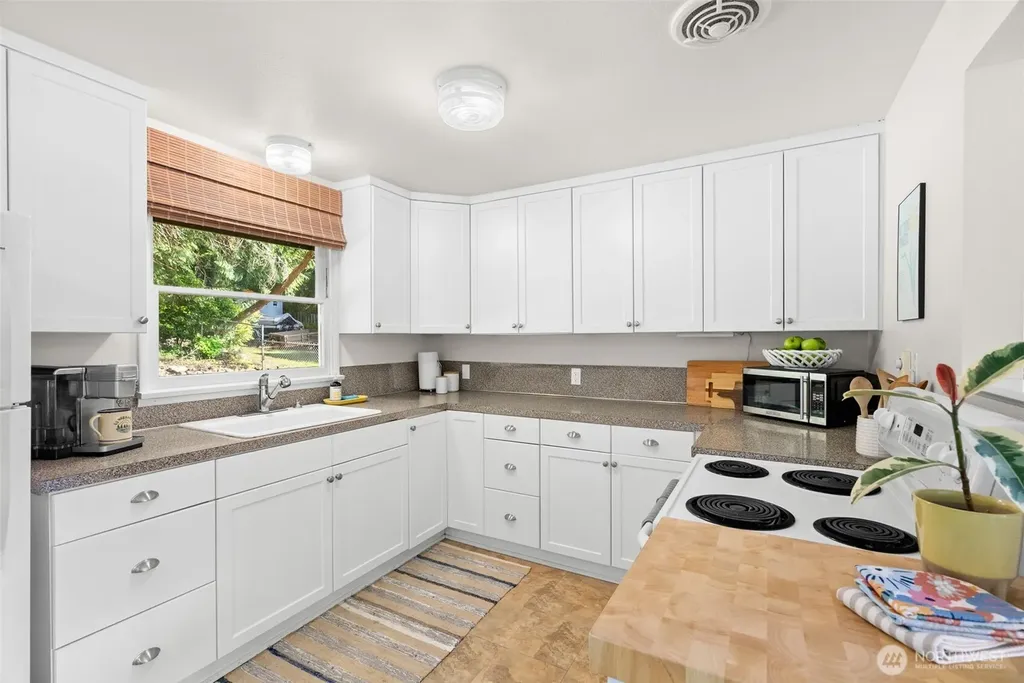6714 156th Avenue SW Longbranch WA 98351