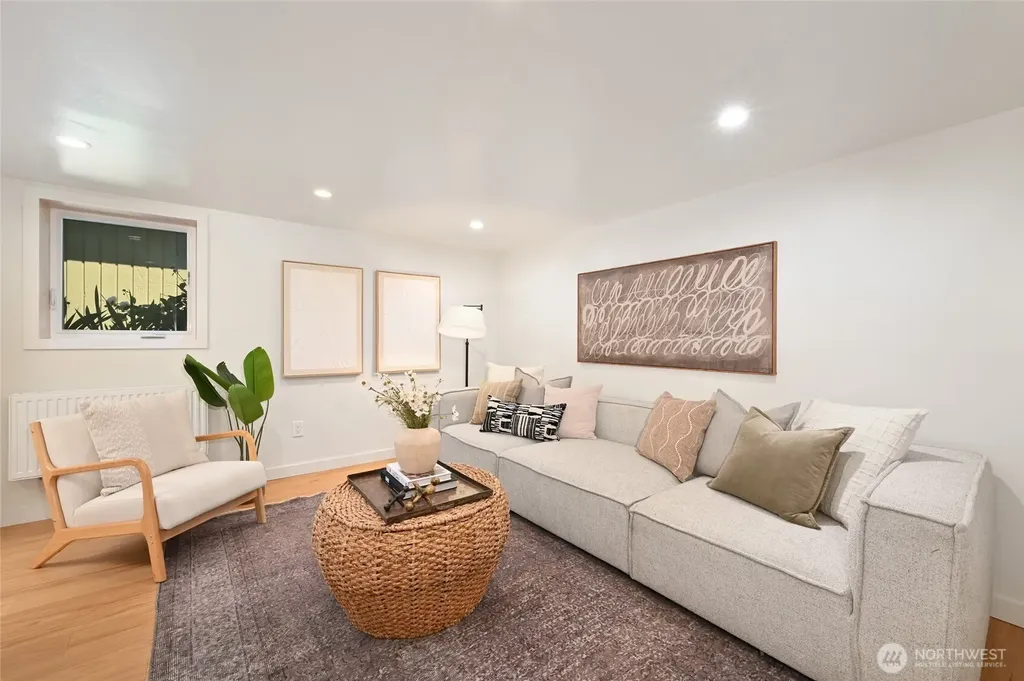3444 11th Avenue W Seattle WA 98119