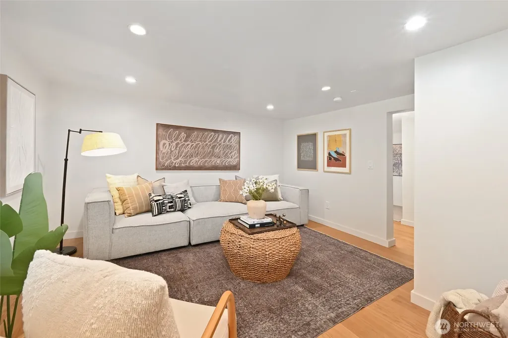 3444 11th Avenue W Seattle WA 98119