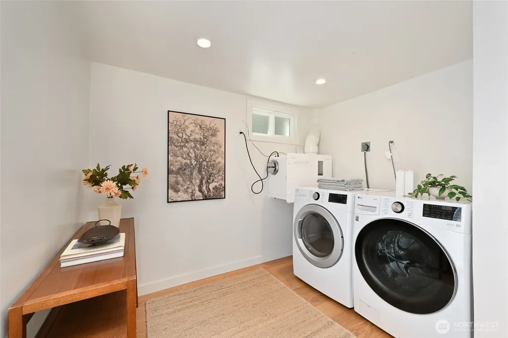 3444 11th Avenue W Seattle WA 98119