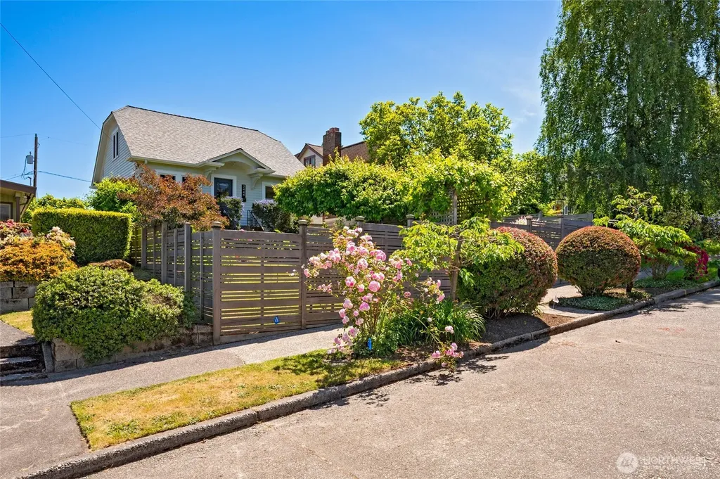 3444 11th Avenue W Seattle WA 98119