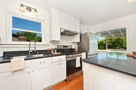 3444 11th Avenue W Seattle WA 98119