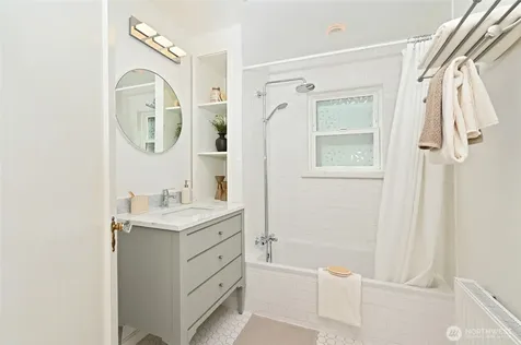 3444 11th Avenue W Seattle WA 98119