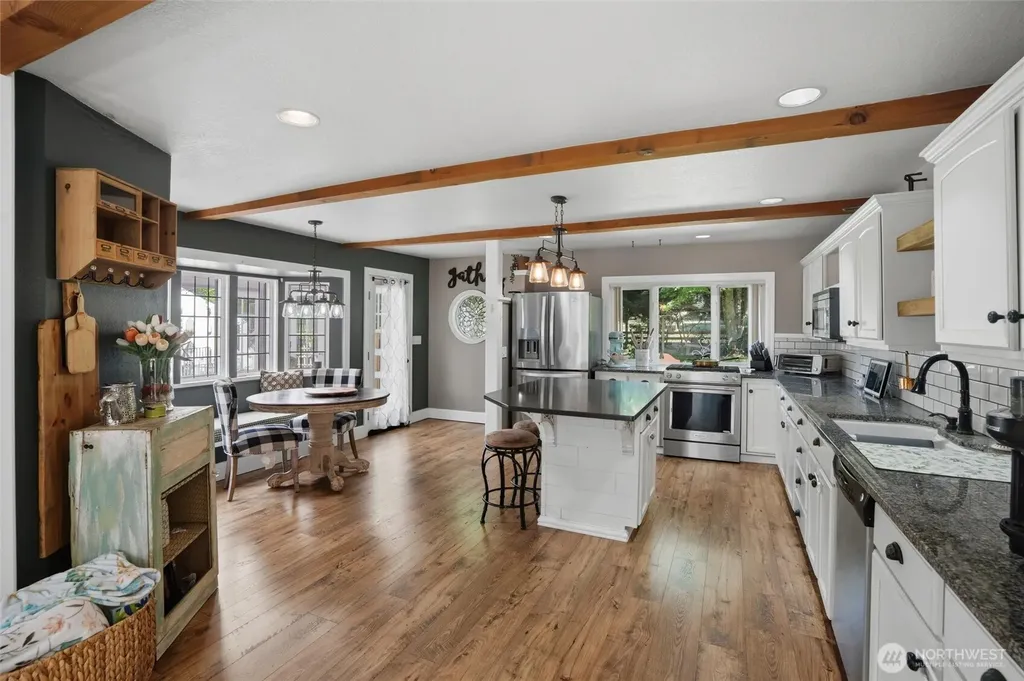 10706 Crescent Valley Drive NW Gig Harbor WA 98335
