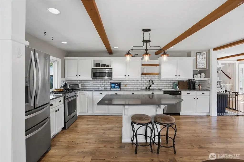10706 Crescent Valley Drive NW Gig Harbor WA 98335