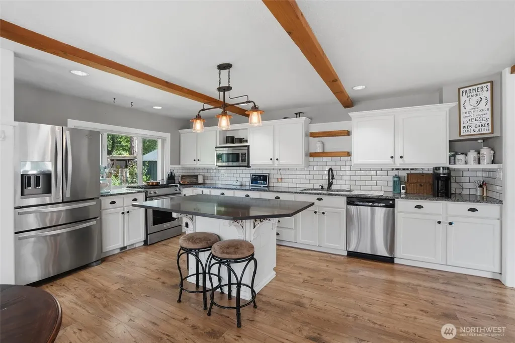 10706 Crescent Valley Drive NW Gig Harbor WA 98335