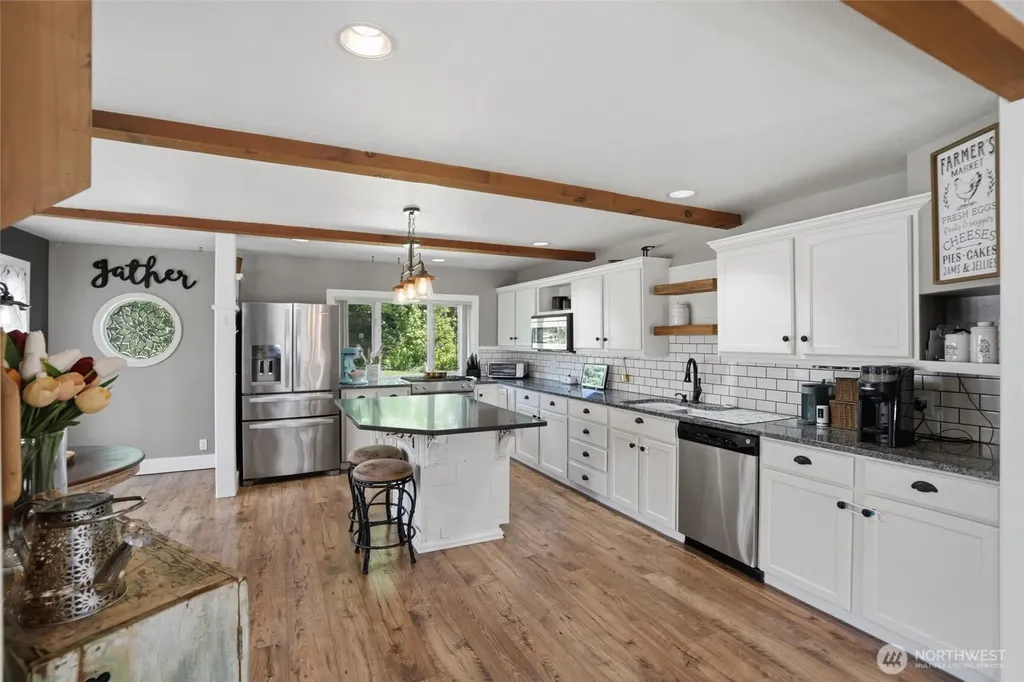 10706 Crescent Valley Drive NW Gig Harbor WA 98335