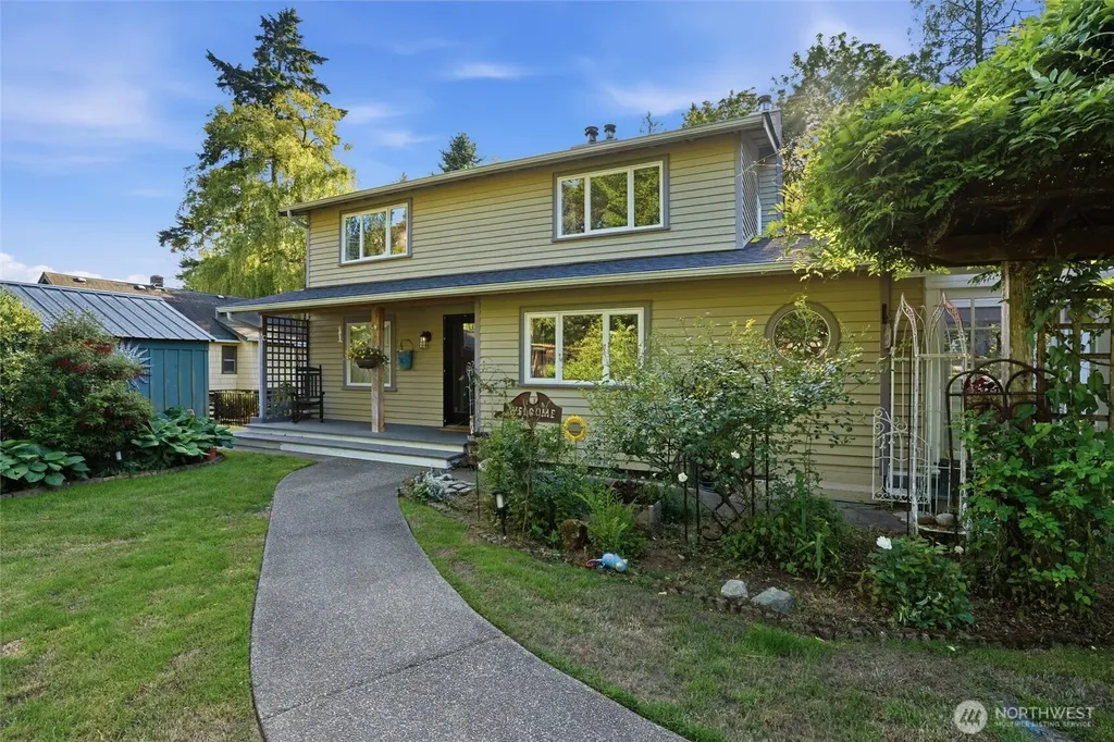10706 Crescent Valley Drive NW Gig Harbor WA 98335