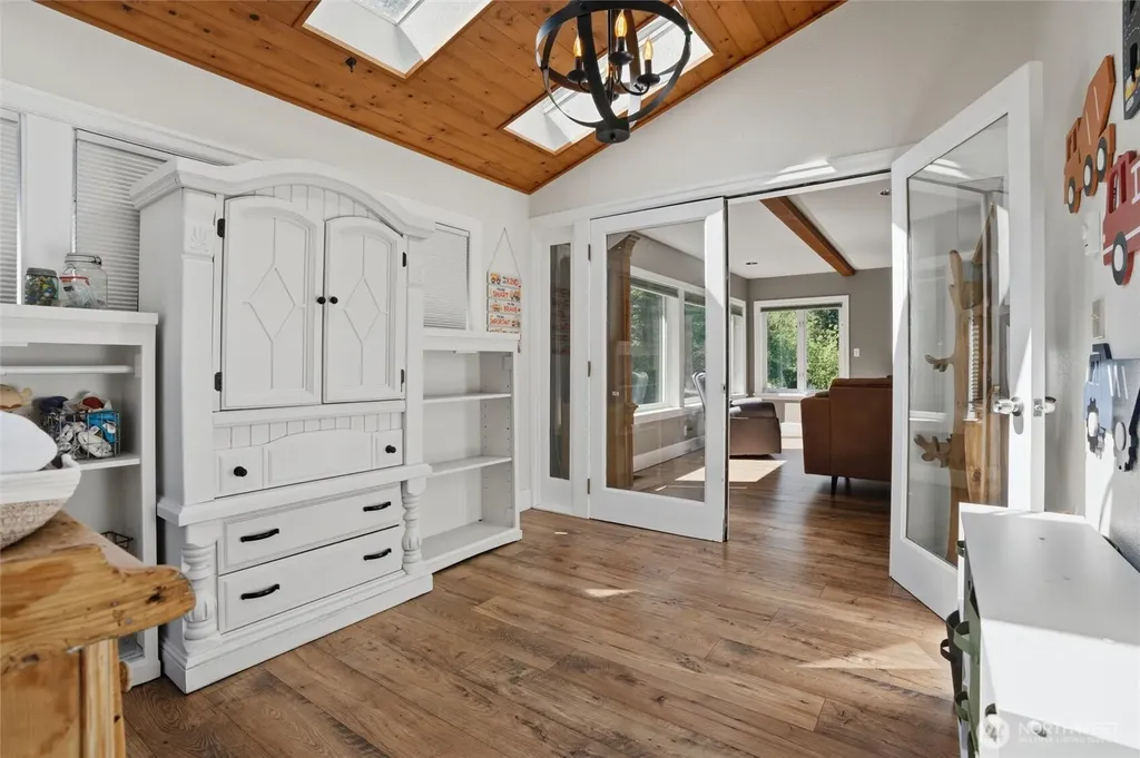 10706 Crescent Valley Drive NW Gig Harbor WA 98335