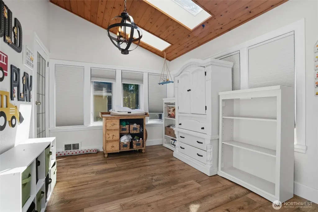 10706 Crescent Valley Drive NW Gig Harbor WA 98335
