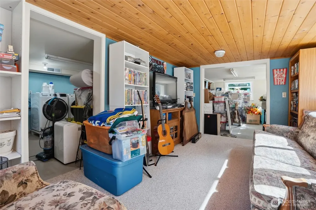 10706 Crescent Valley Drive NW Gig Harbor WA 98335