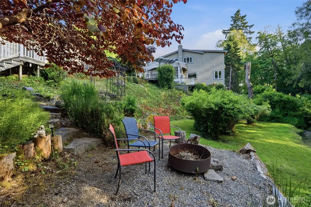 10706 Crescent Valley Drive NW Gig Harbor WA 98335