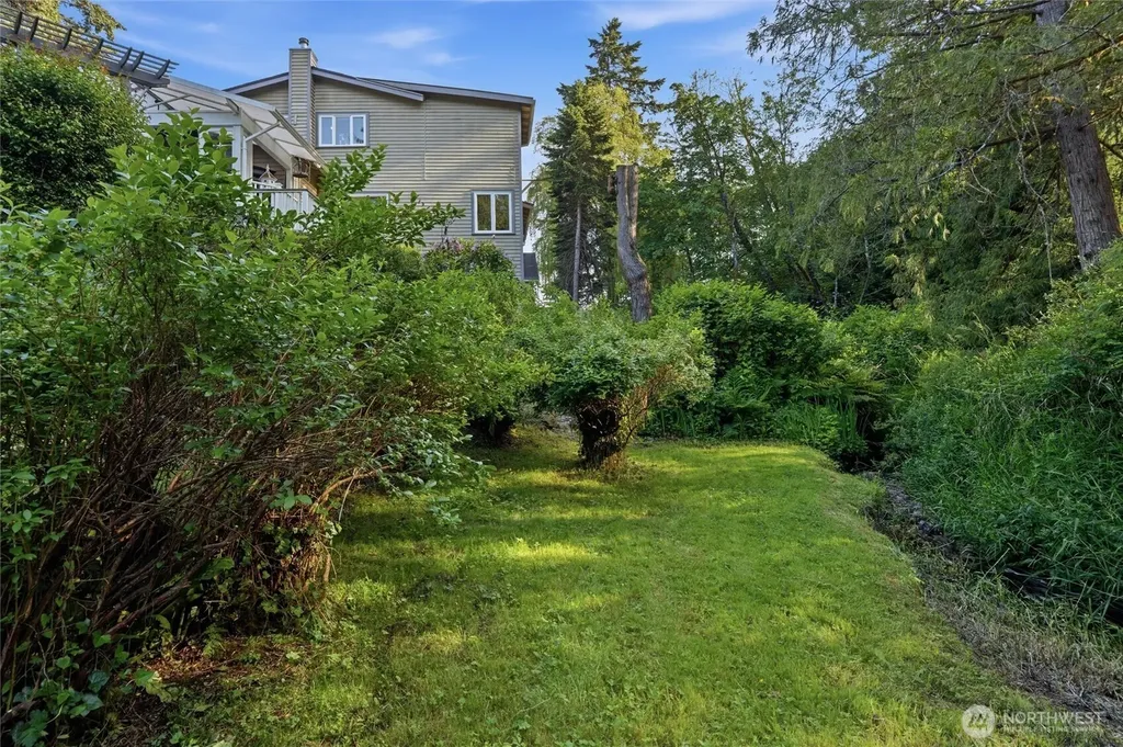 10706 Crescent Valley Drive NW Gig Harbor WA 98335
