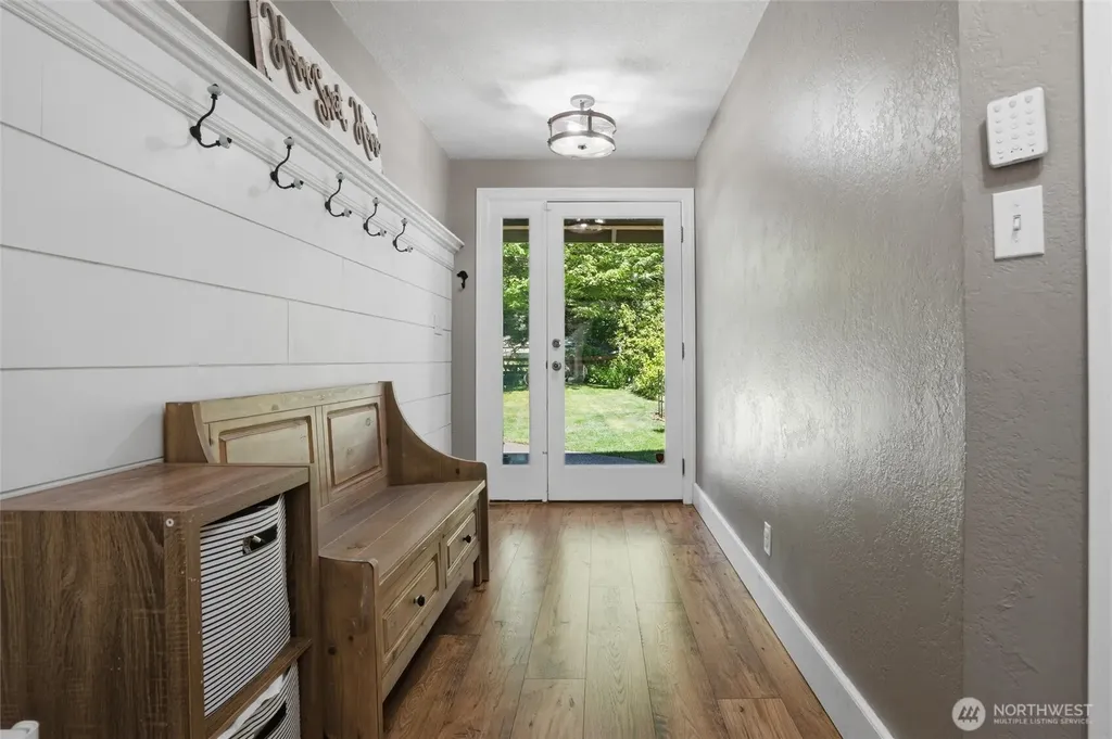 10706 Crescent Valley Drive NW Gig Harbor WA 98335