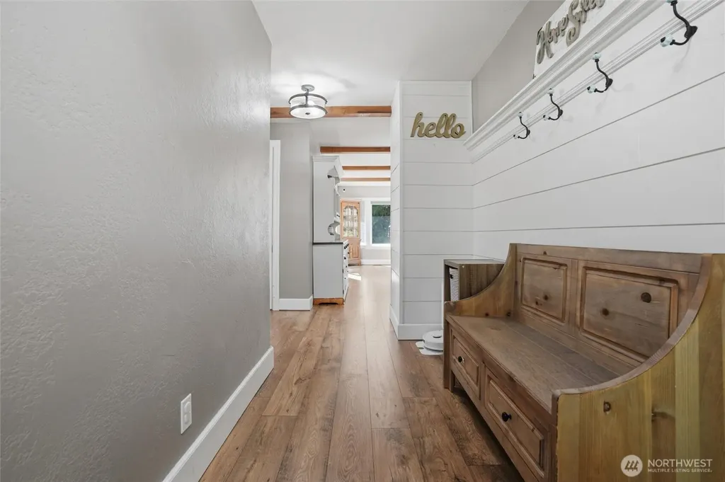 10706 Crescent Valley Drive NW Gig Harbor WA 98335