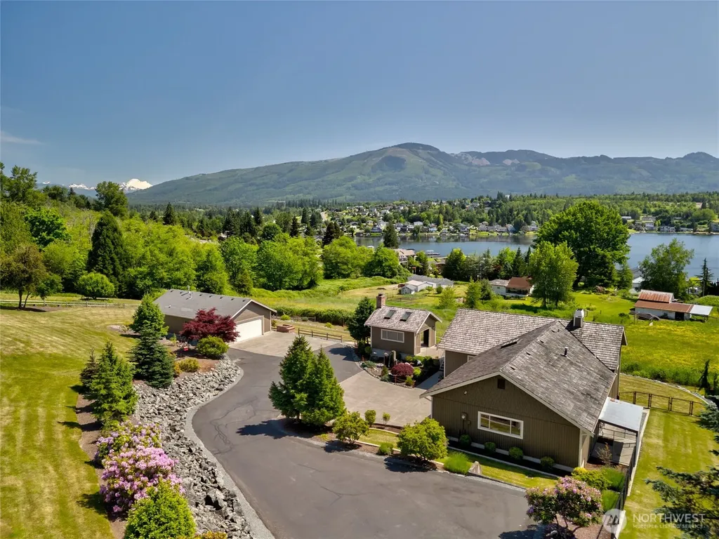 17441 Lake Terrace Place Mount Vernon WA 98274
