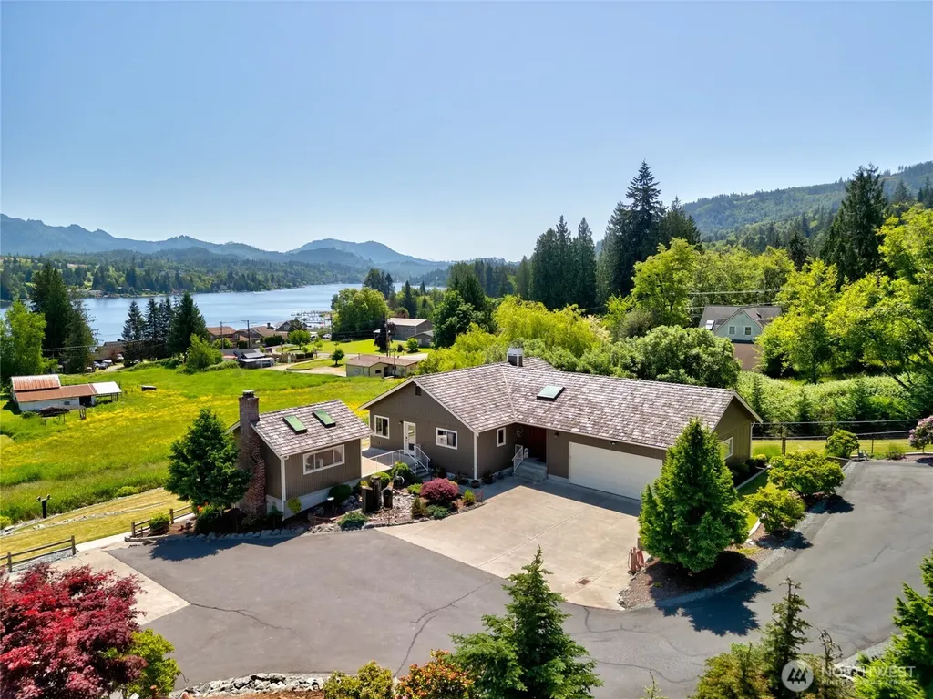 17441 Lake Terrace Place Mount Vernon WA 98274