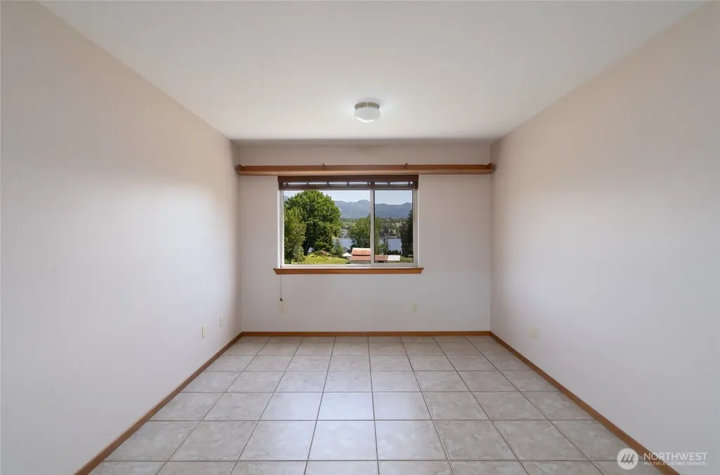 17441 Lake Terrace Place Mount Vernon WA 98274