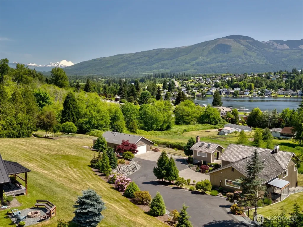 17441 Lake Terrace Place Mount Vernon WA 98274