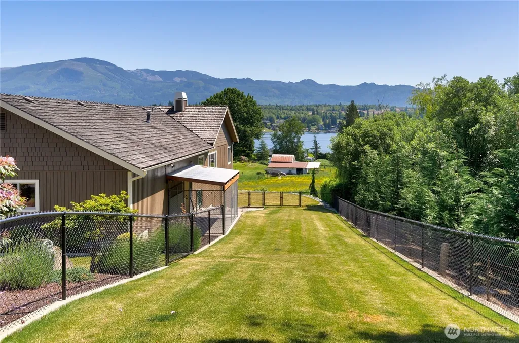 17441 Lake Terrace Place Mount Vernon WA 98274