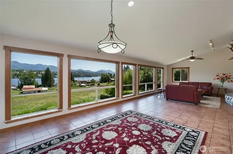 17441 Lake Terrace Place Mount Vernon WA 98274