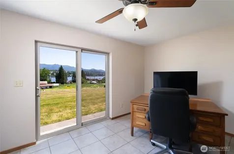 17441 Lake Terrace Place Mount Vernon WA 98274