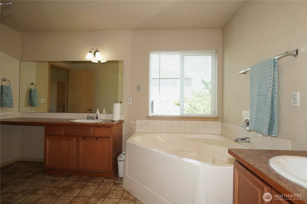 16034 SE 254th Street Covington WA 98042