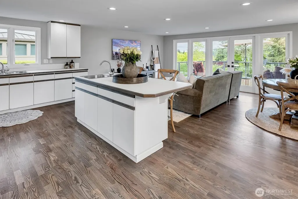 1441 88th Avenue NE Clyde Hill WA 98004