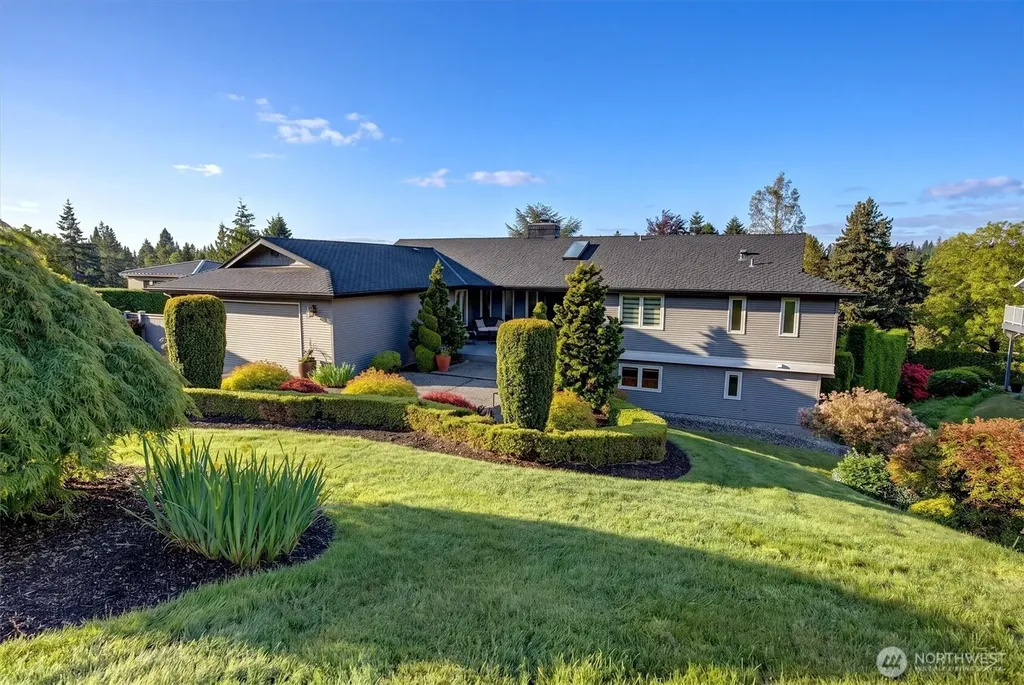 1441 88th Avenue NE Clyde Hill WA 98004