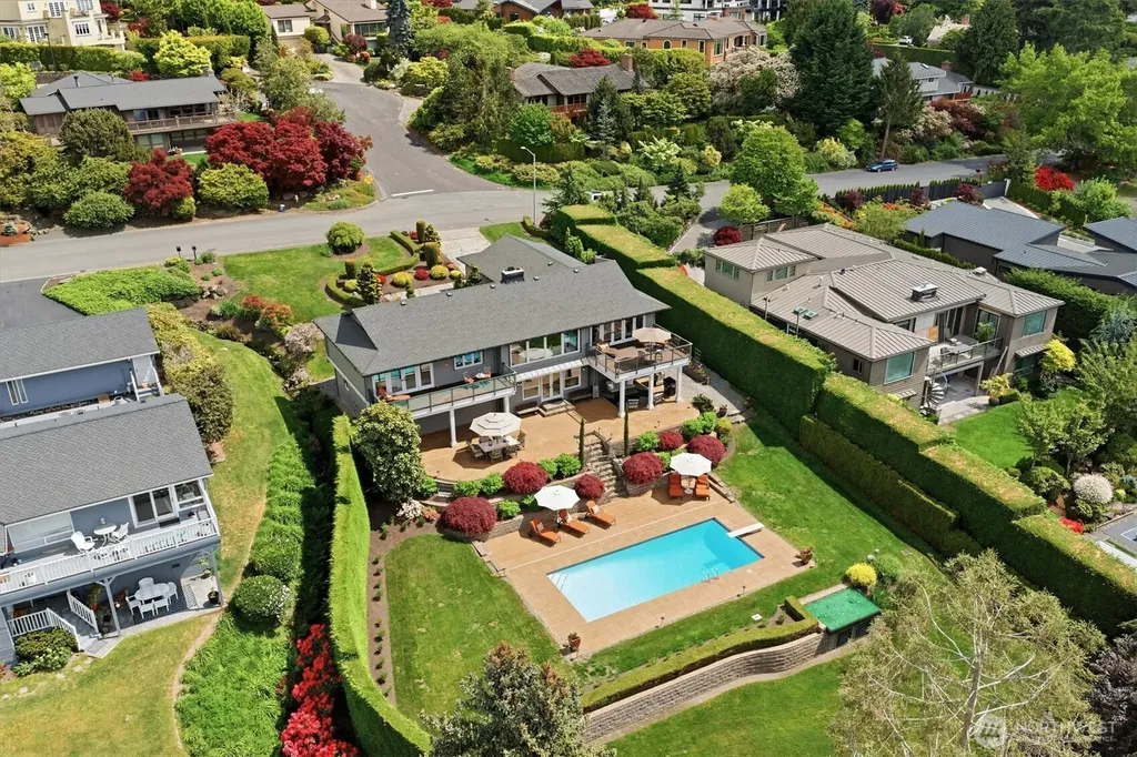 1441 88th Avenue NE Clyde Hill WA 98004