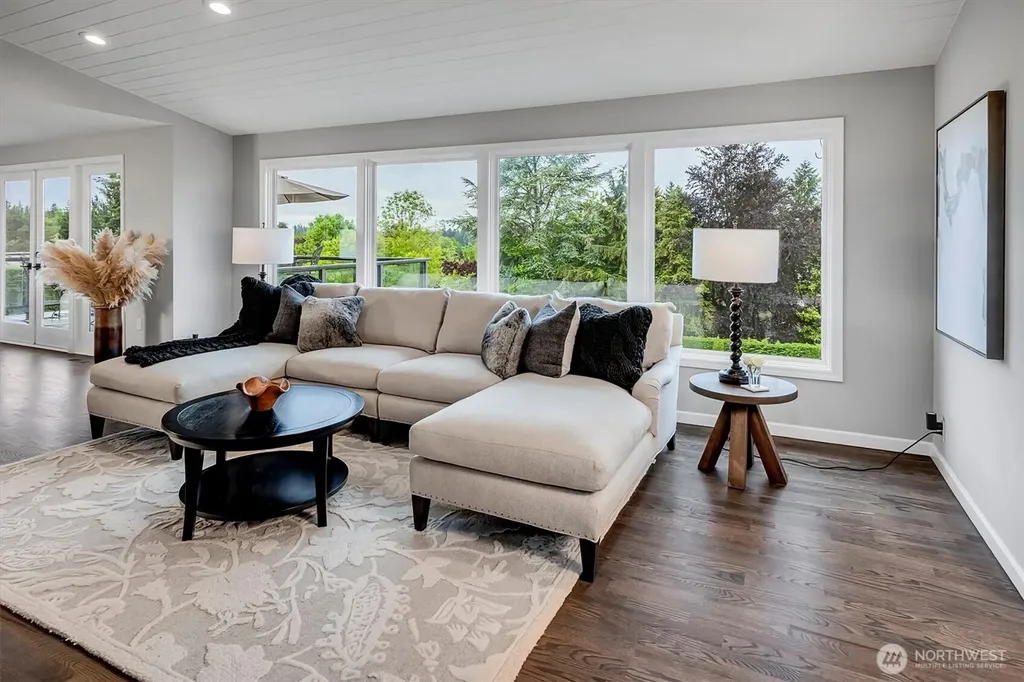 1441 88th Avenue NE Clyde Hill WA 98004