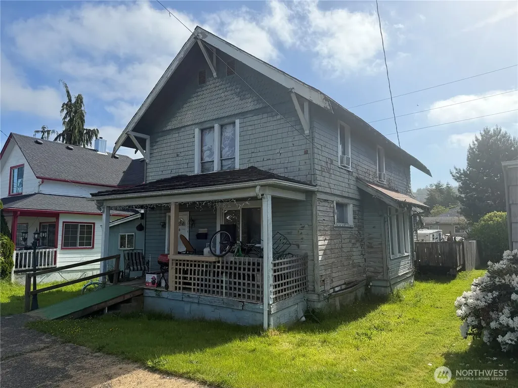 804 Monroe Street Hoquiam WA 98550