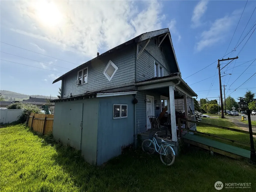 804 Monroe Street Hoquiam WA 98550