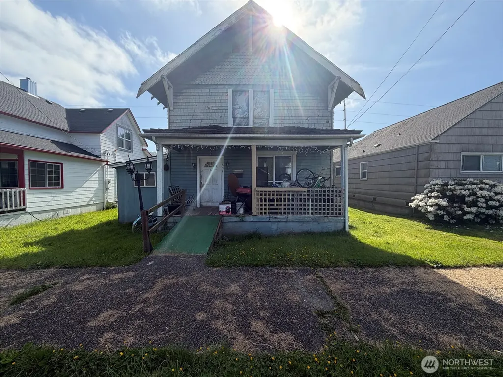 804 Monroe Street Hoquiam WA 98550
