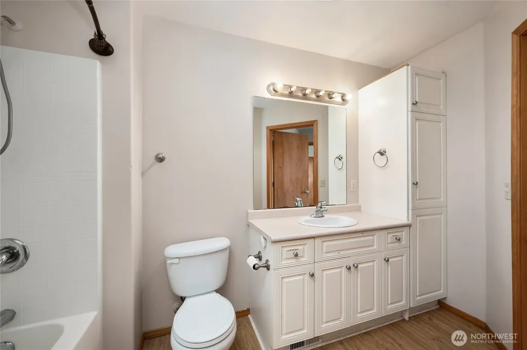 4413 Carstan Loop Blaine WA 98230