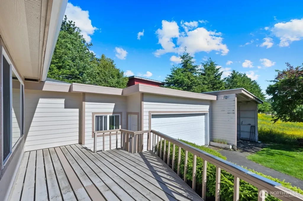 11524 36th Street E Edgewood WA 98372