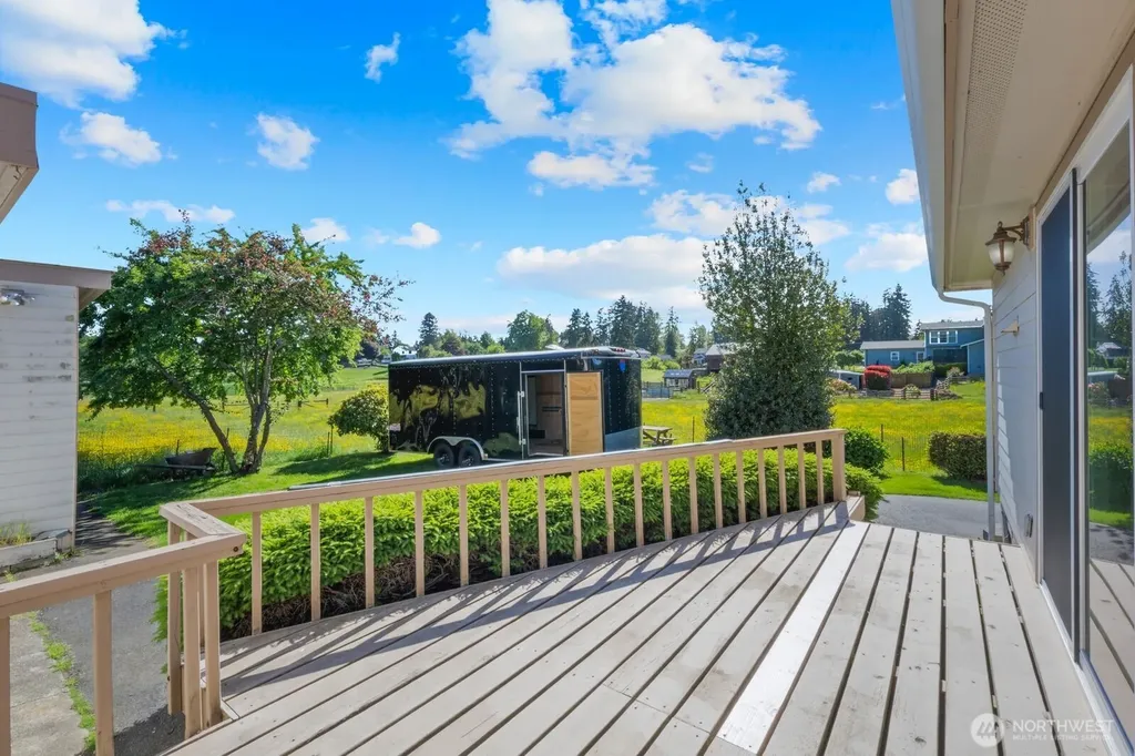 11524 36th Street E Edgewood WA 98372