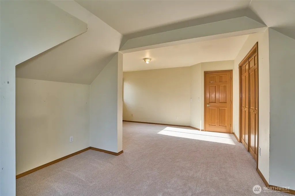 14542 SE 243rd Place Kent WA 98042