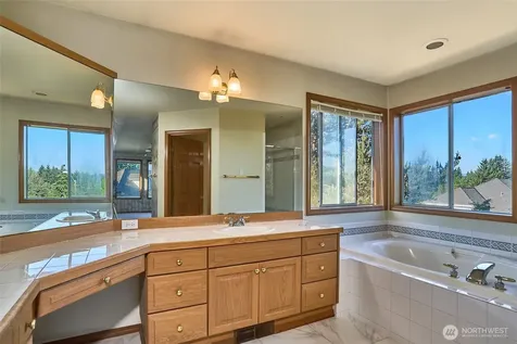 14542 SE 243rd Place Kent WA 98042