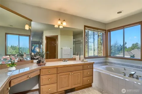 14542 SE 243rd Place Kent WA 98042