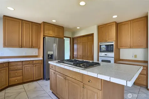 14542 SE 243rd Place Kent WA 98042
