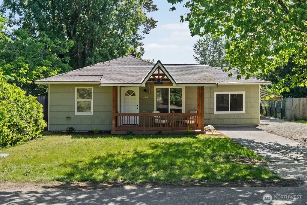 916 Bowker Street SE Lacey WA 98503